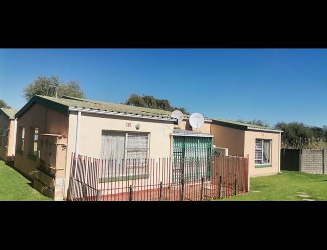 3 BEDROOM TOWNHOUSE FOR SALE IN FLORIDA